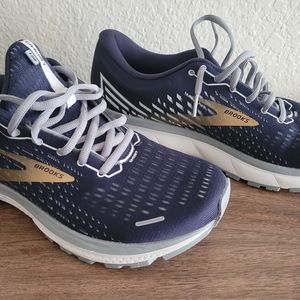 Mens brooks ghost 13 size 9.5